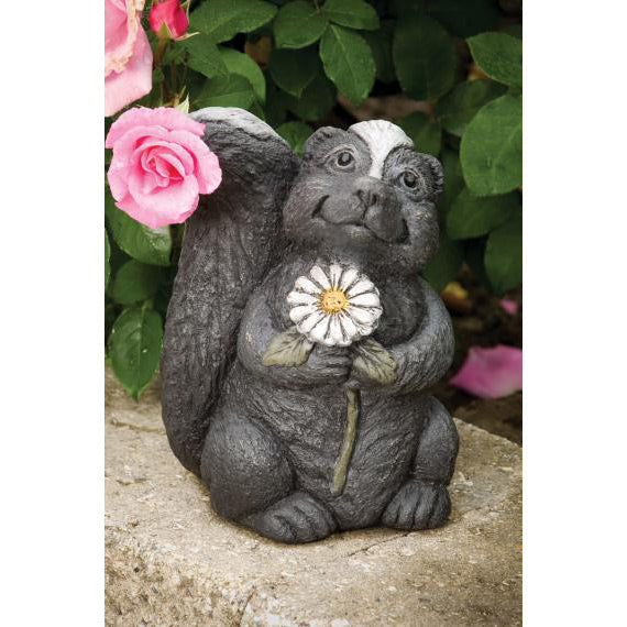 Sweet Skunk Statue, Sue, 11"
