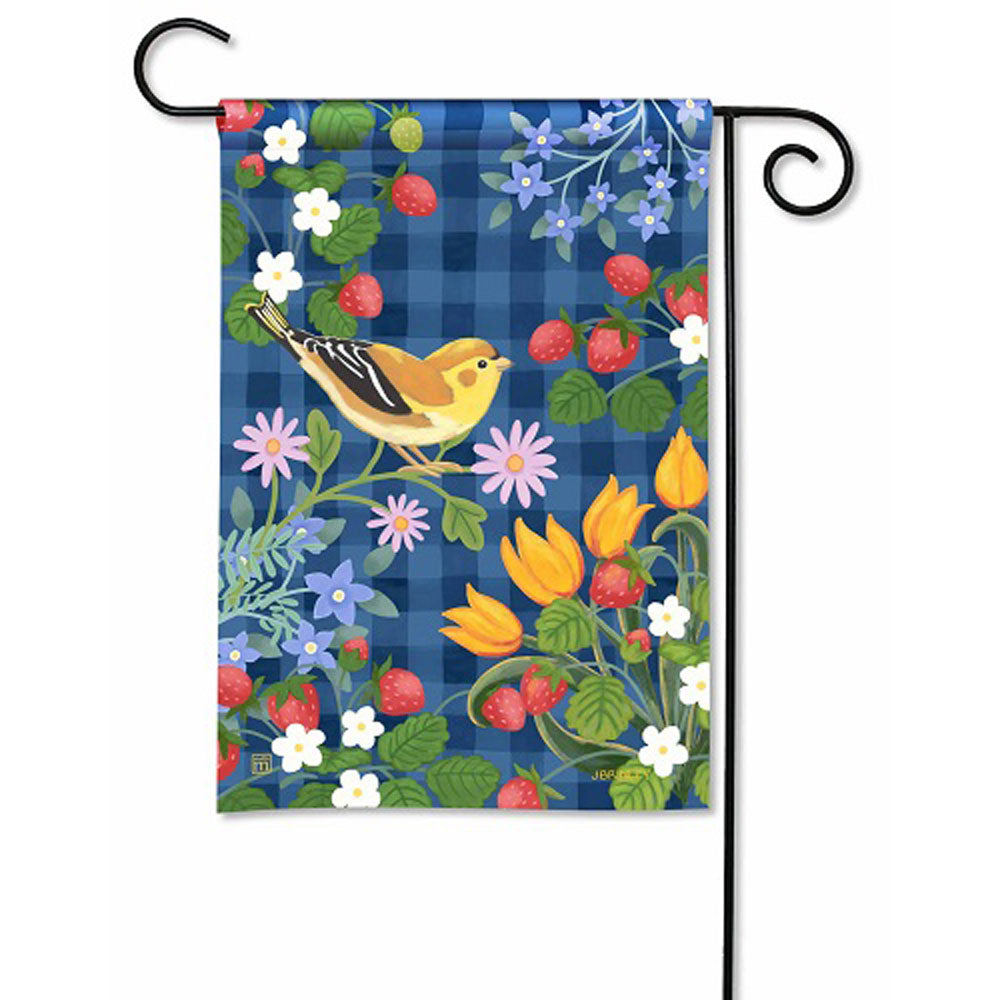 Magnet Works, Strawberry Floral Garden Flag