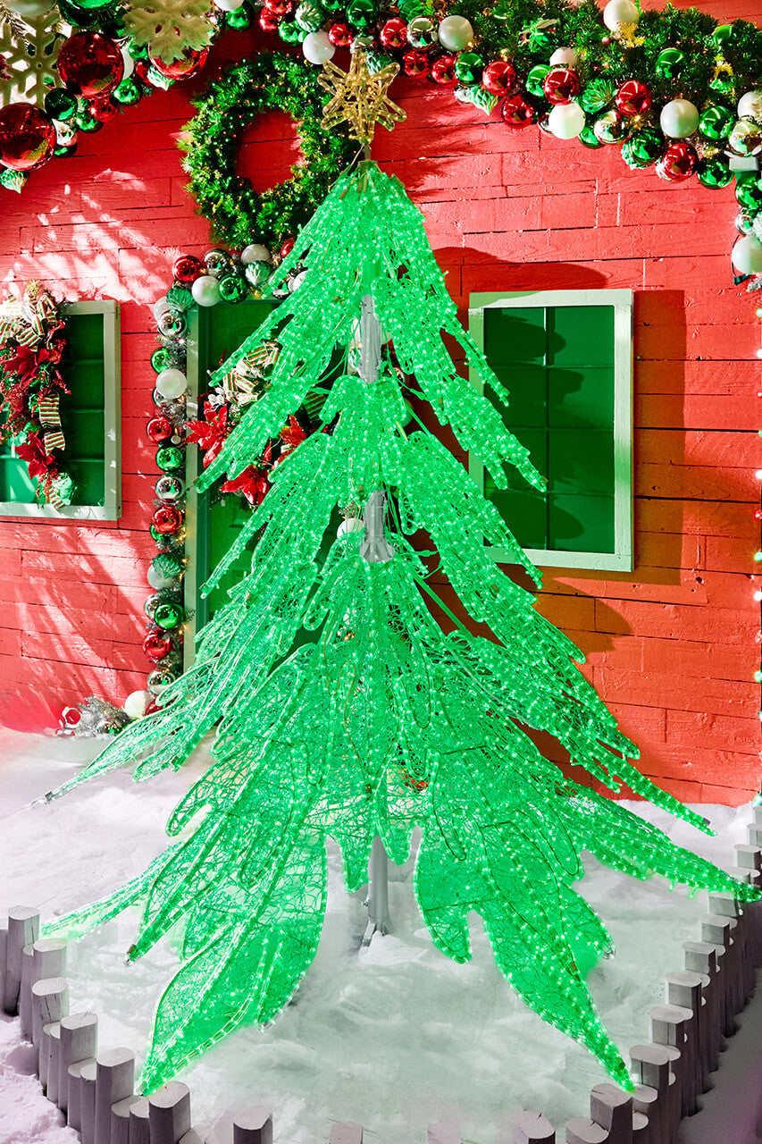 9' Giant Green Twinkling Tree