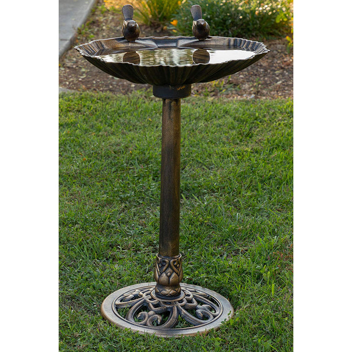 Birdbath w/Bird Figurines