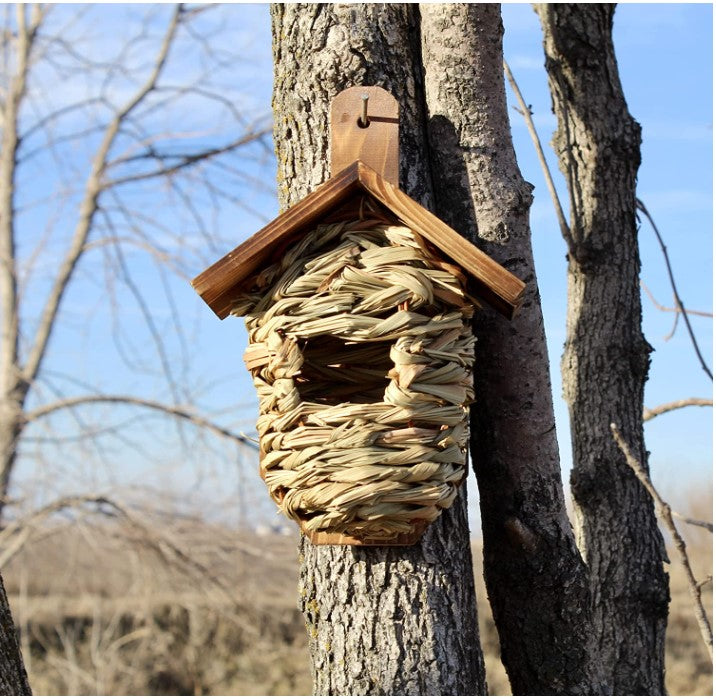 Songbird Essentials- Hanging Roosting Pocket with Roof