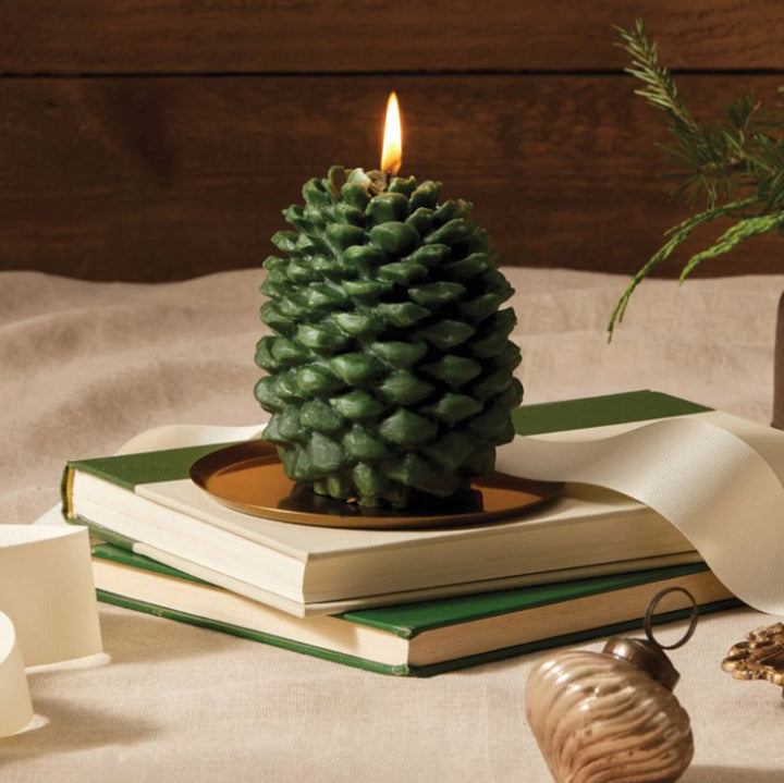 Thymes, Frasier Fir Molded Pinecone Candle