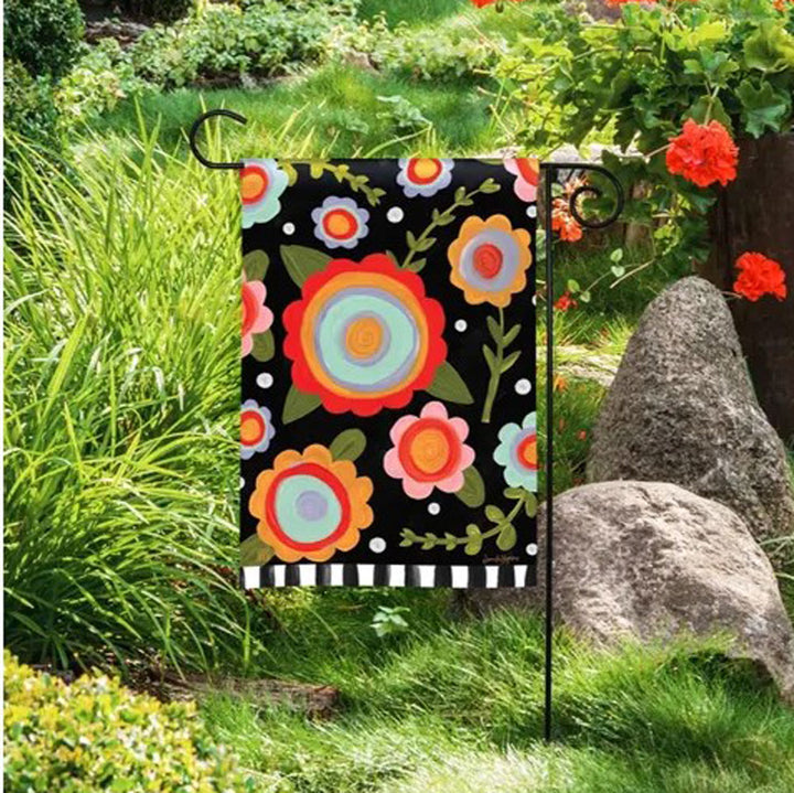 Studio M, Tossed Flowers Garden Flag