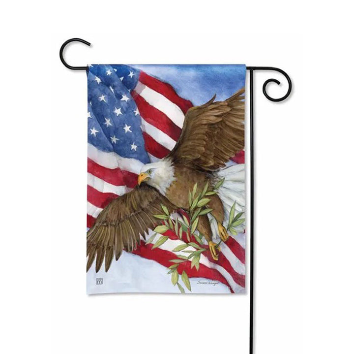 Studio M, Soaring Eagle Garden Flag