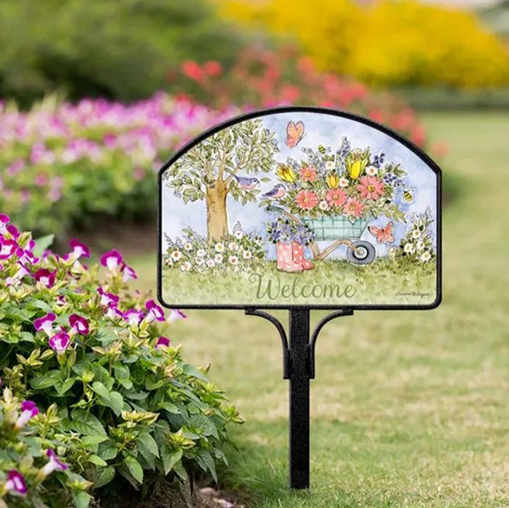 Studio M, Flower Card Yard Design