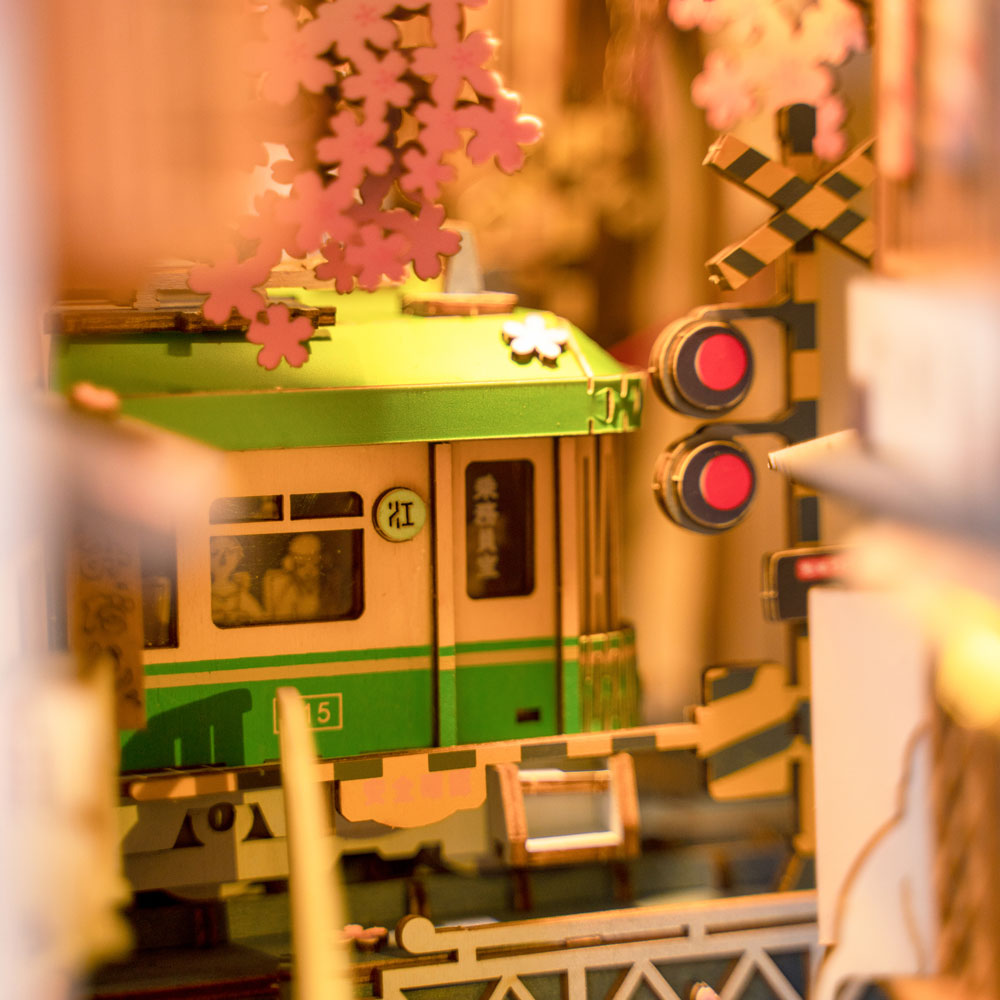 Robotime, Sakura Tram Miniature Book Nook Kit