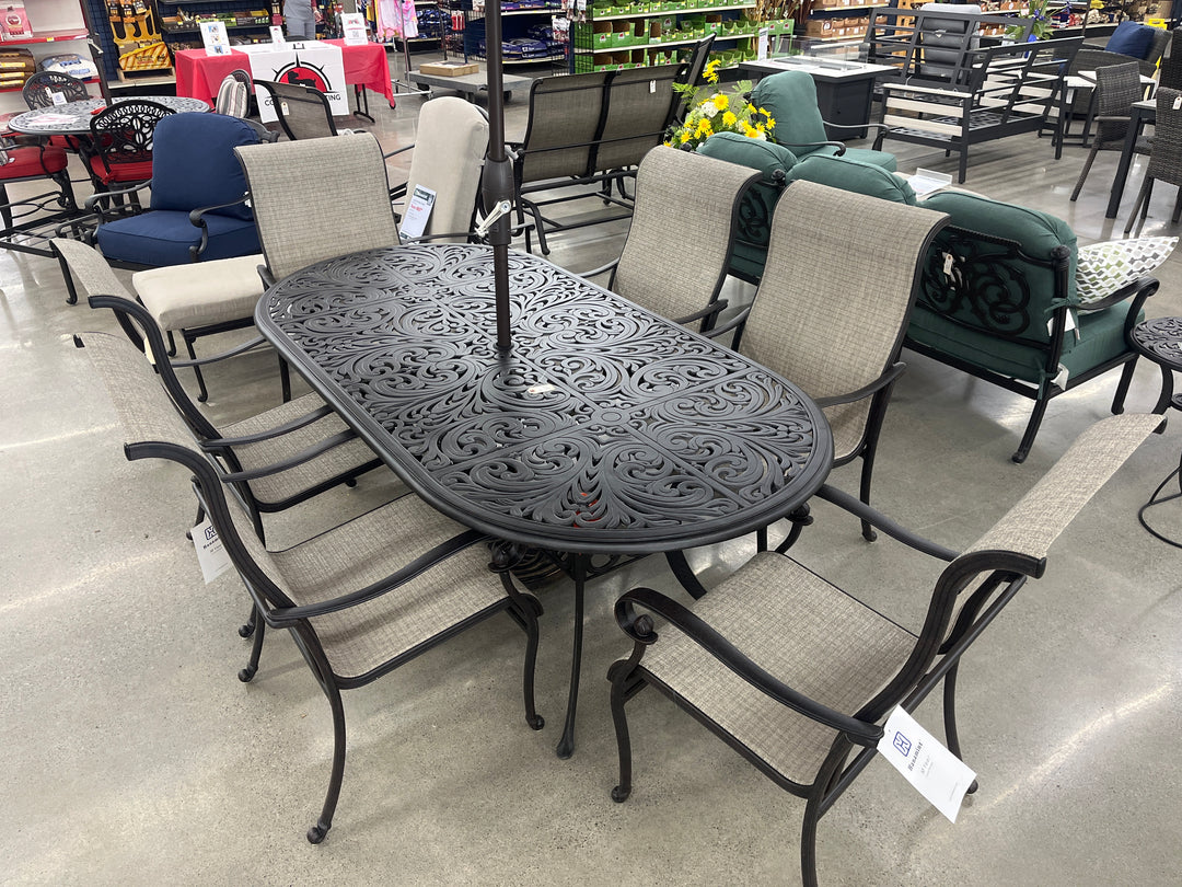 Hanamint, 42" x 84" Chateau Oval Dining Table