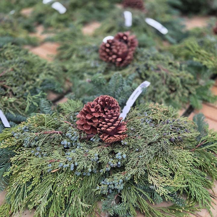 Fresh Cut Door Charm - Holiday Greenery