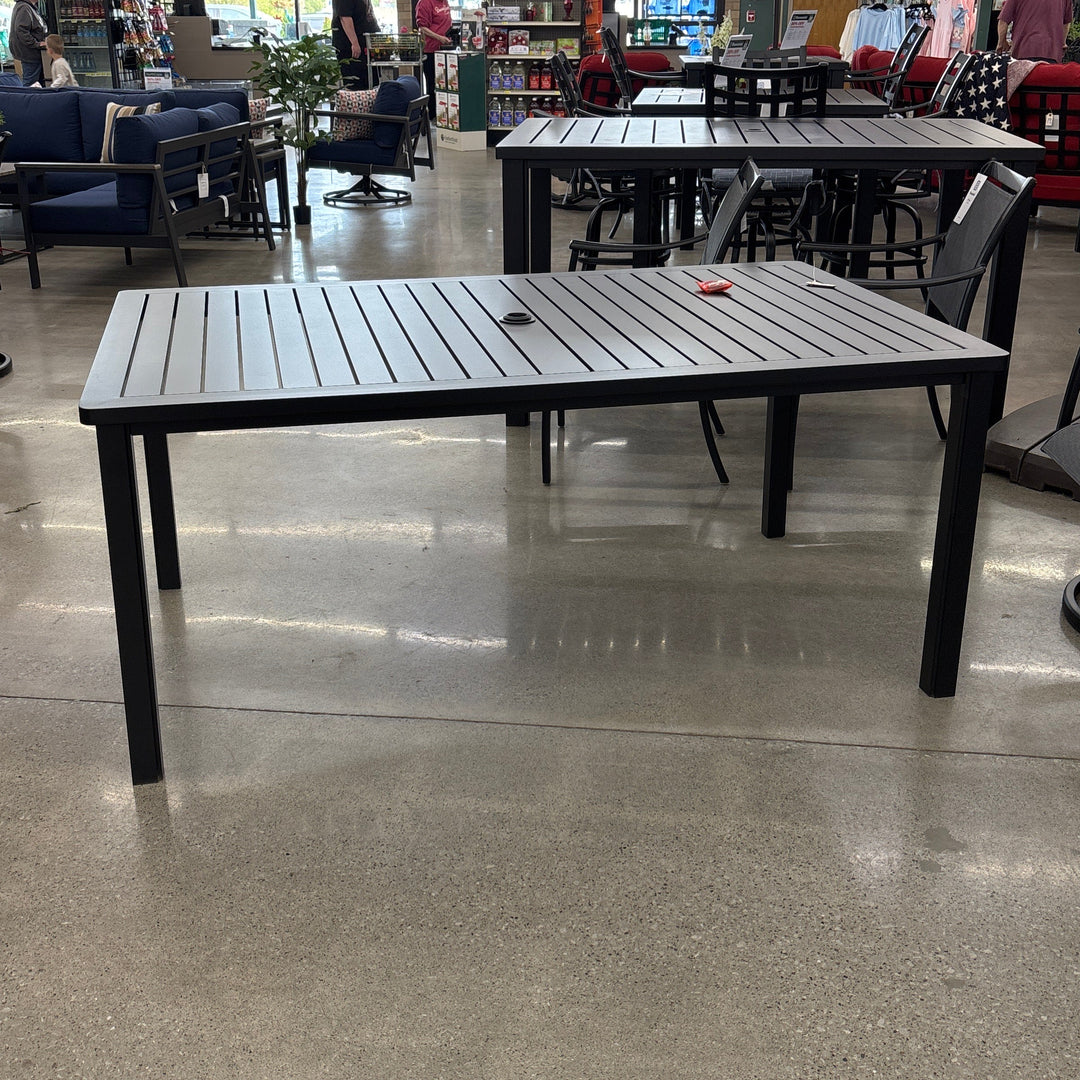 Hanamint, Dominion 42" x 68" Rectangle Table, Raven